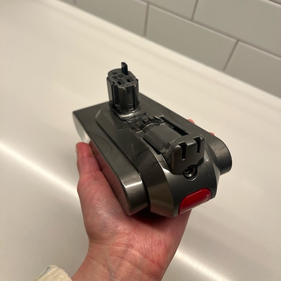 Dyson Battery - Picture 2 of 5